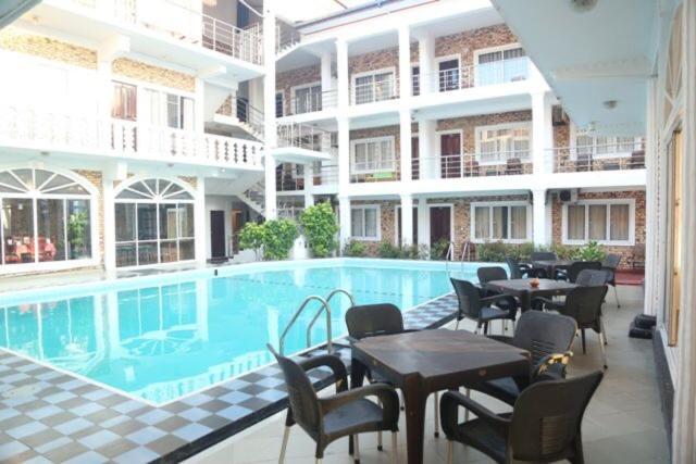 Honey Beach Negombo Exterior photo