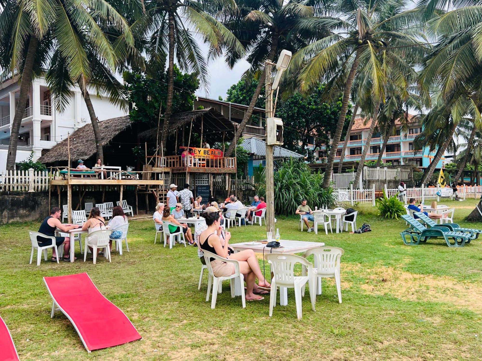 Honey Beach Negombo Exterior photo